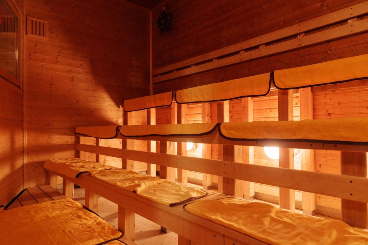 Ashibetsu Onsen Starlight Hotel Bagian luar foto